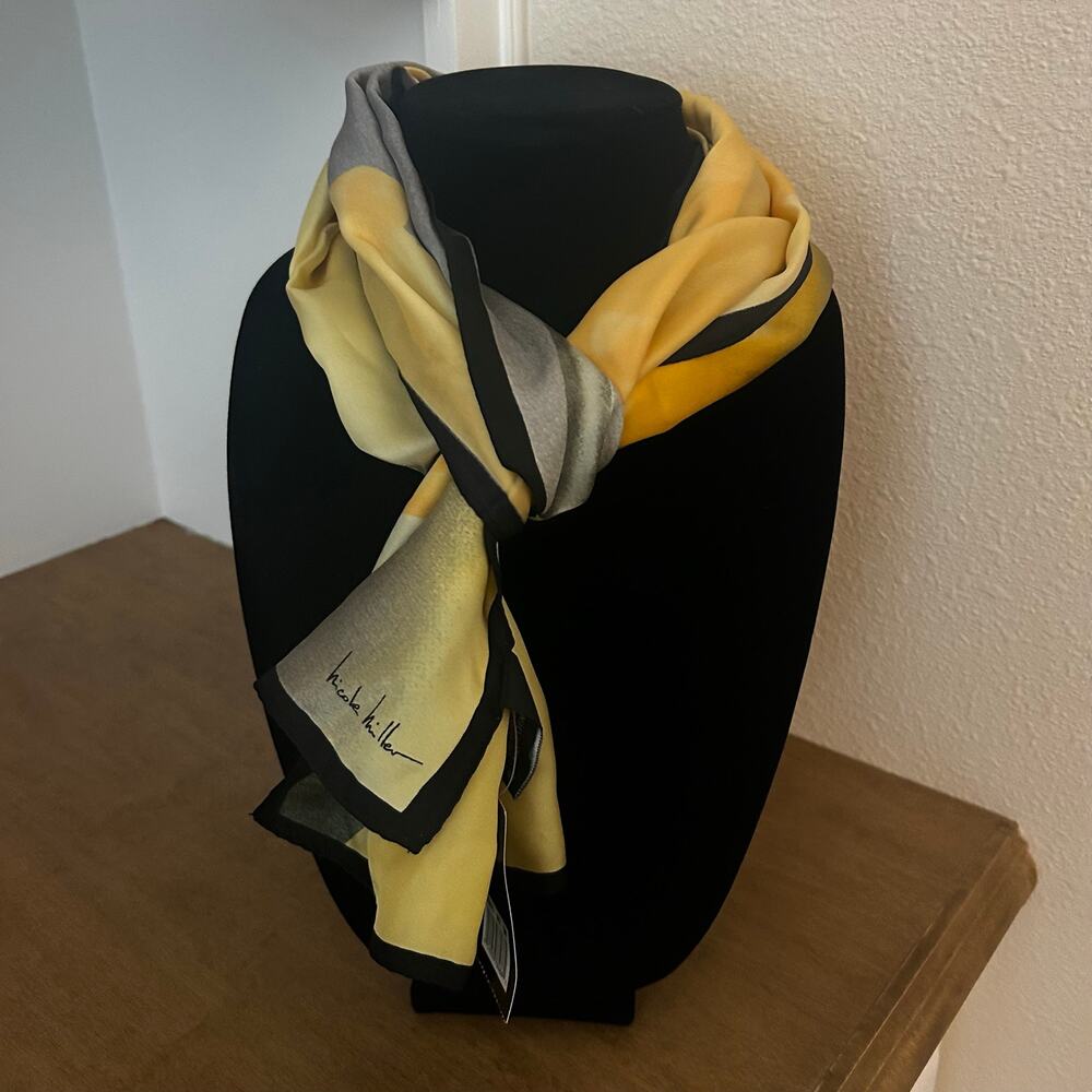 Nicole Miller NWT 100% Silk Scarf Butter Yellow Floral Rectangle Resort‎ Vacay
